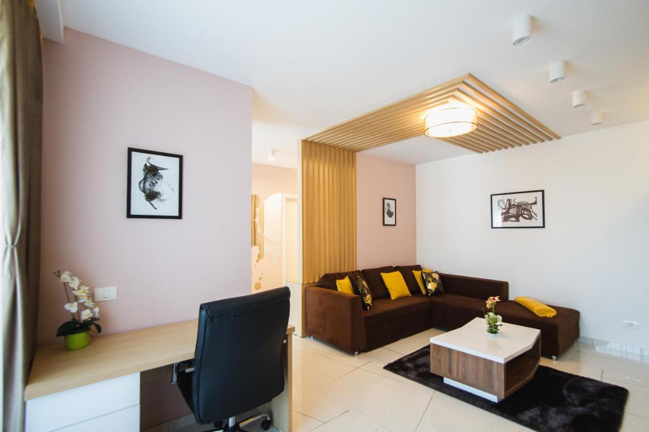 Romantic Getaway At West Residence 오라데아 외부 사진