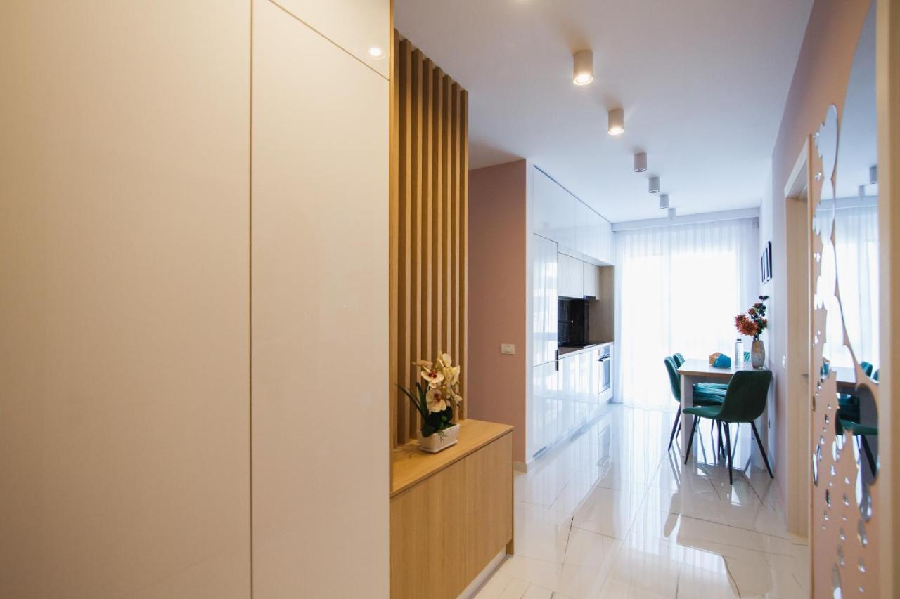 Romantic Getaway At West Residence 오라데아 외부 사진