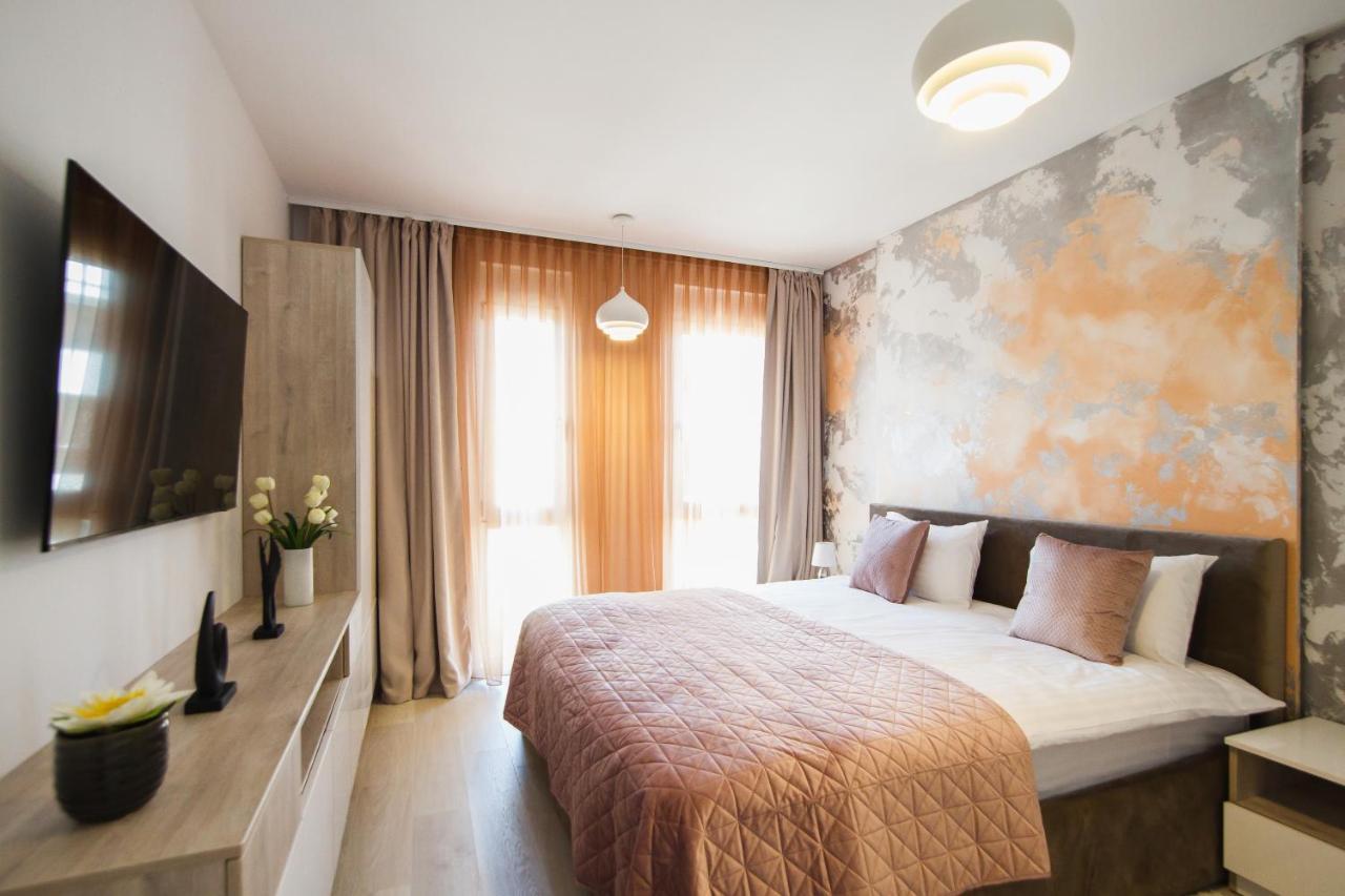 Romantic Getaway At West Residence 오라데아 외부 사진