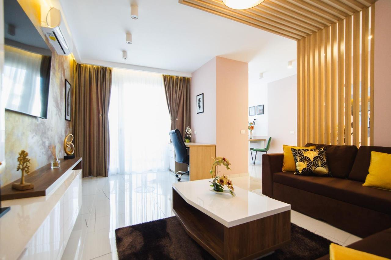 Romantic Getaway At West Residence 오라데아 외부 사진