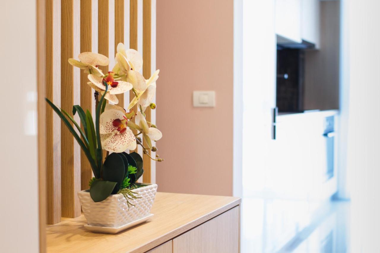 Romantic Getaway At West Residence 오라데아 외부 사진