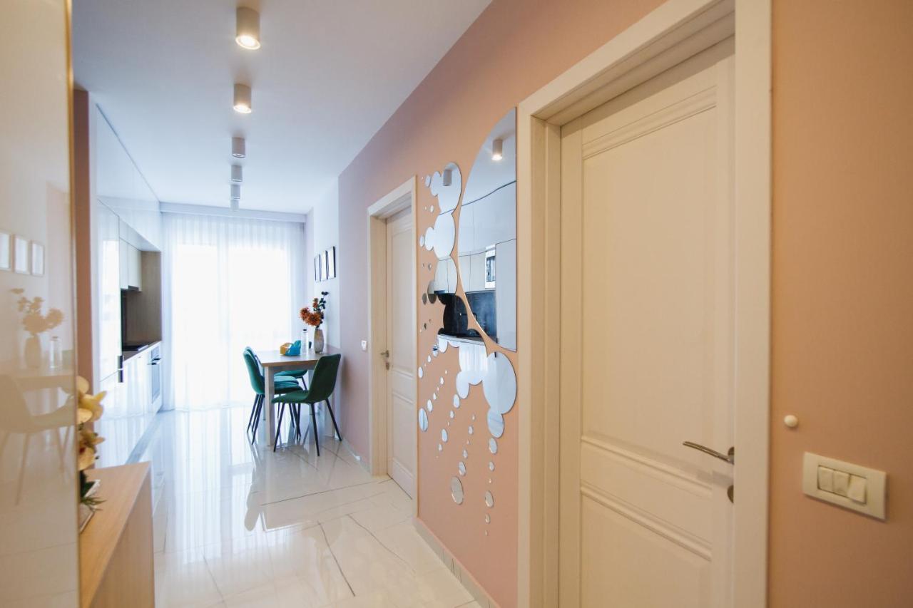 Romantic Getaway At West Residence 오라데아 외부 사진